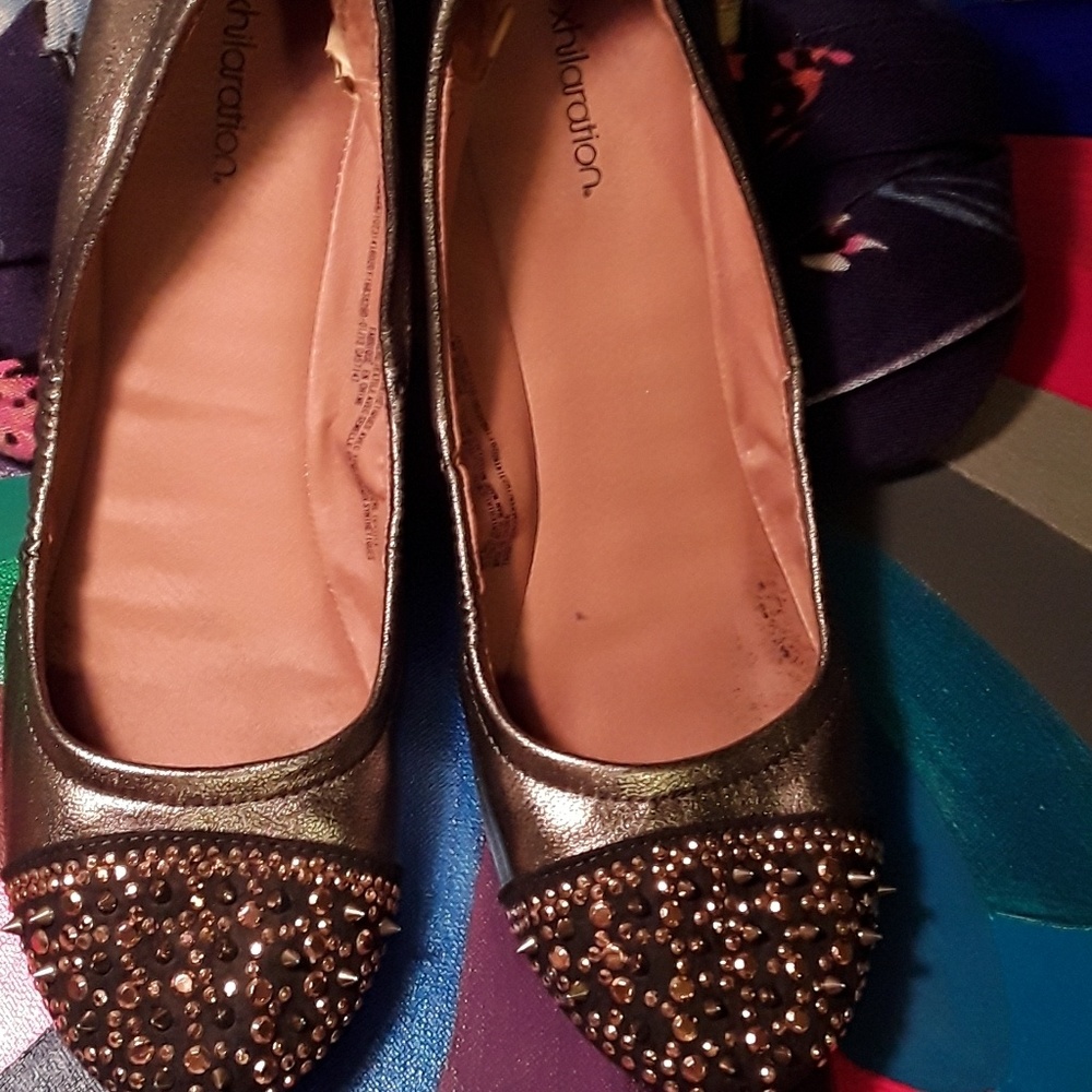 Flats Gunmetal Silver w Black Toe Gold Spikes